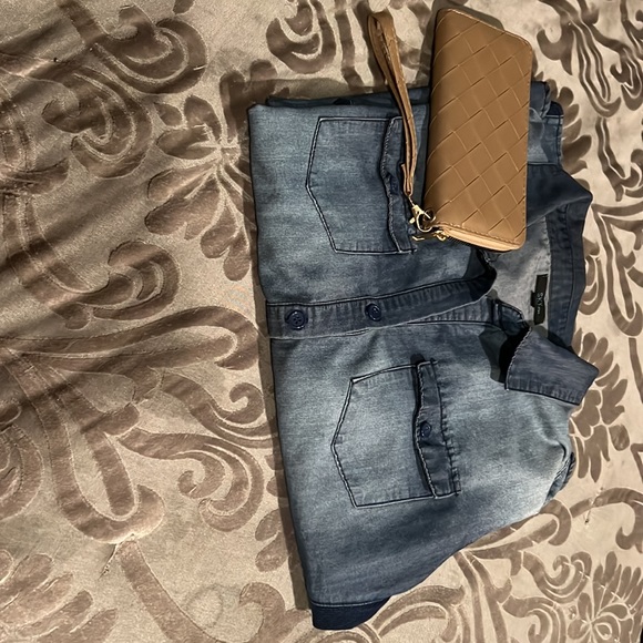 ~Denim Lapel Shacket w/Button Down Closure & Breasted Pockets~ - Picture 3 of 9